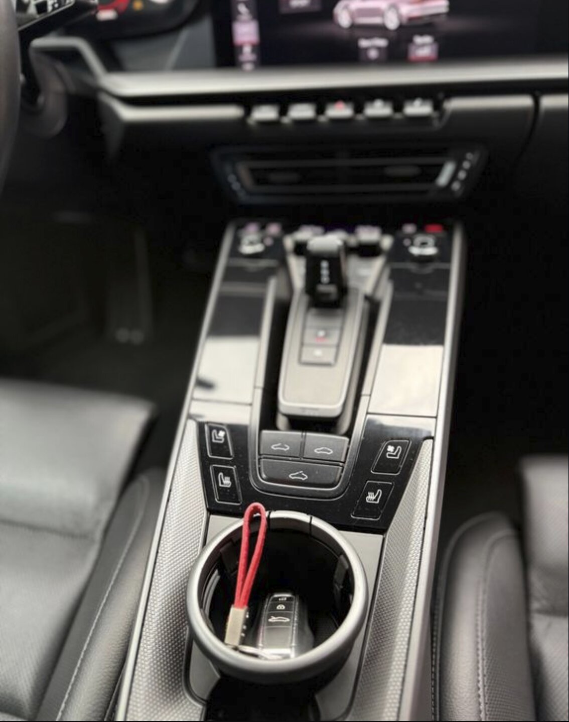 Porsche 911 Carrera 4 photo 15