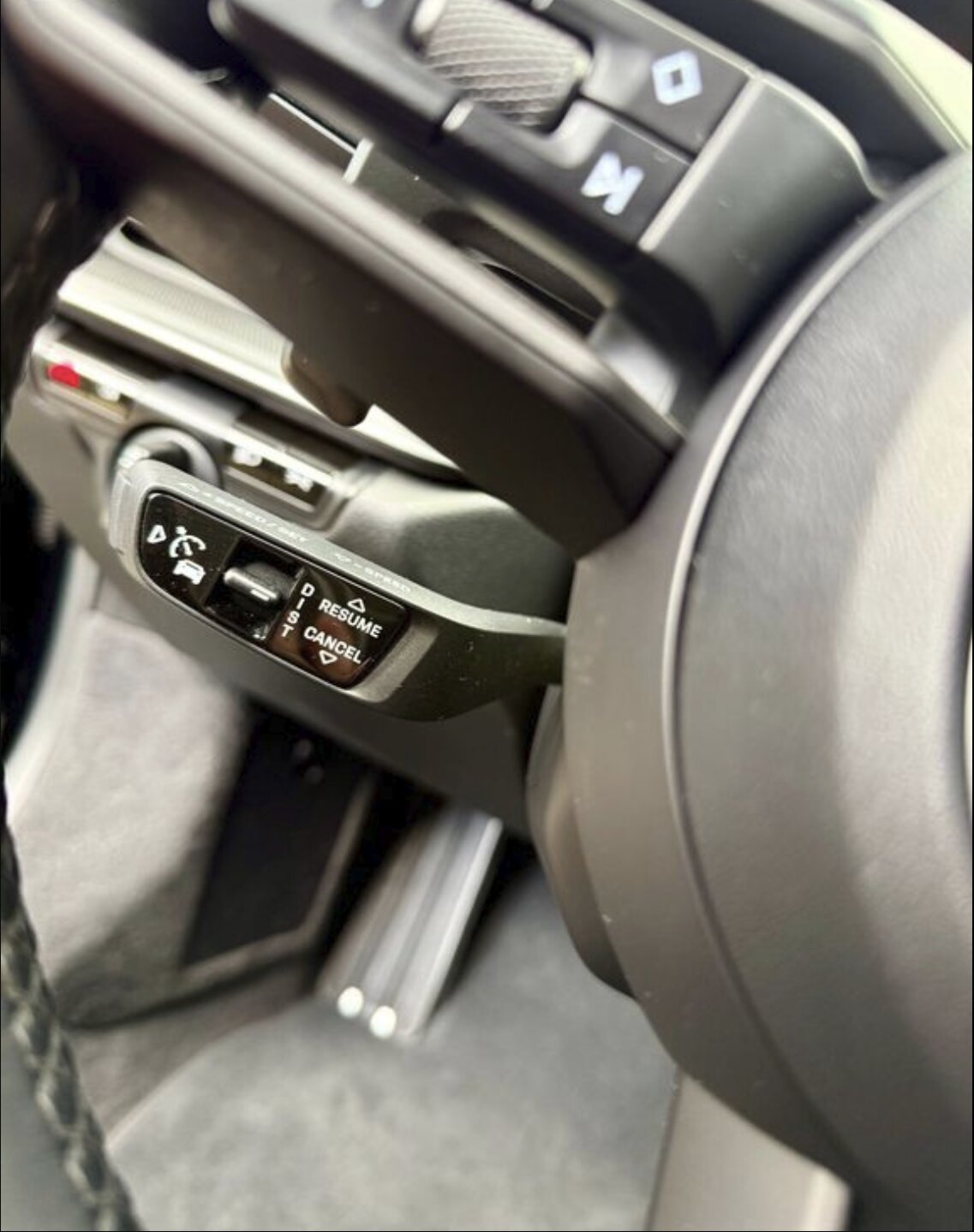 Porsche 911 Carrera 4 photo 18