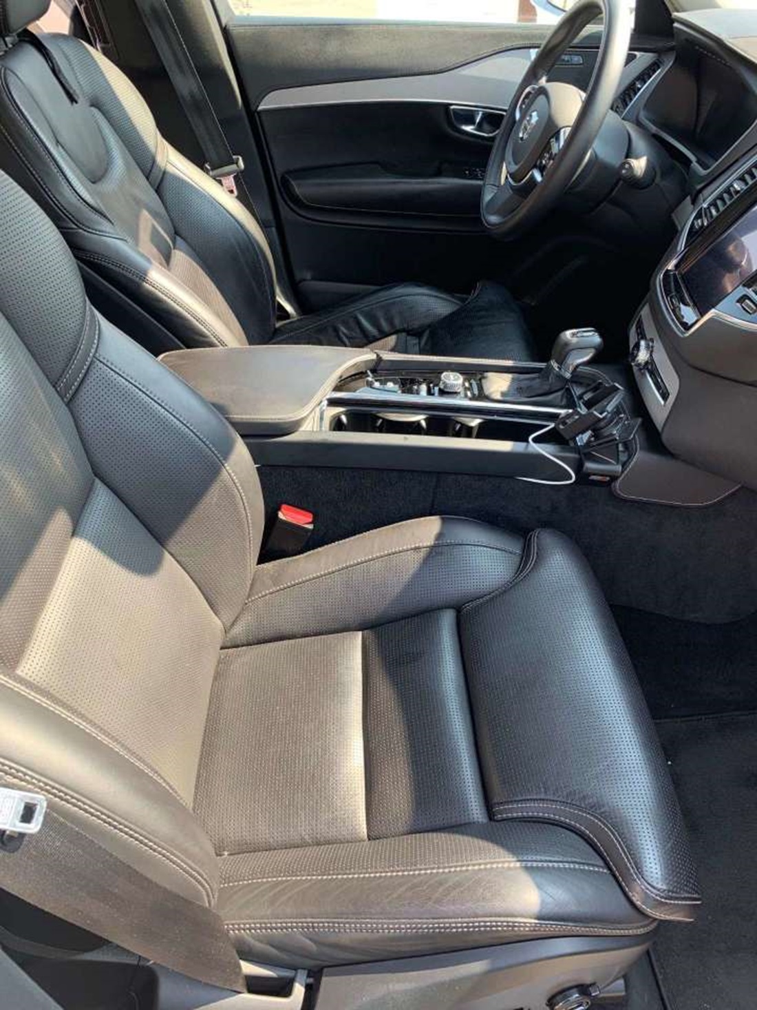 Volvo XC90 D5 AWD Inscription photo 2