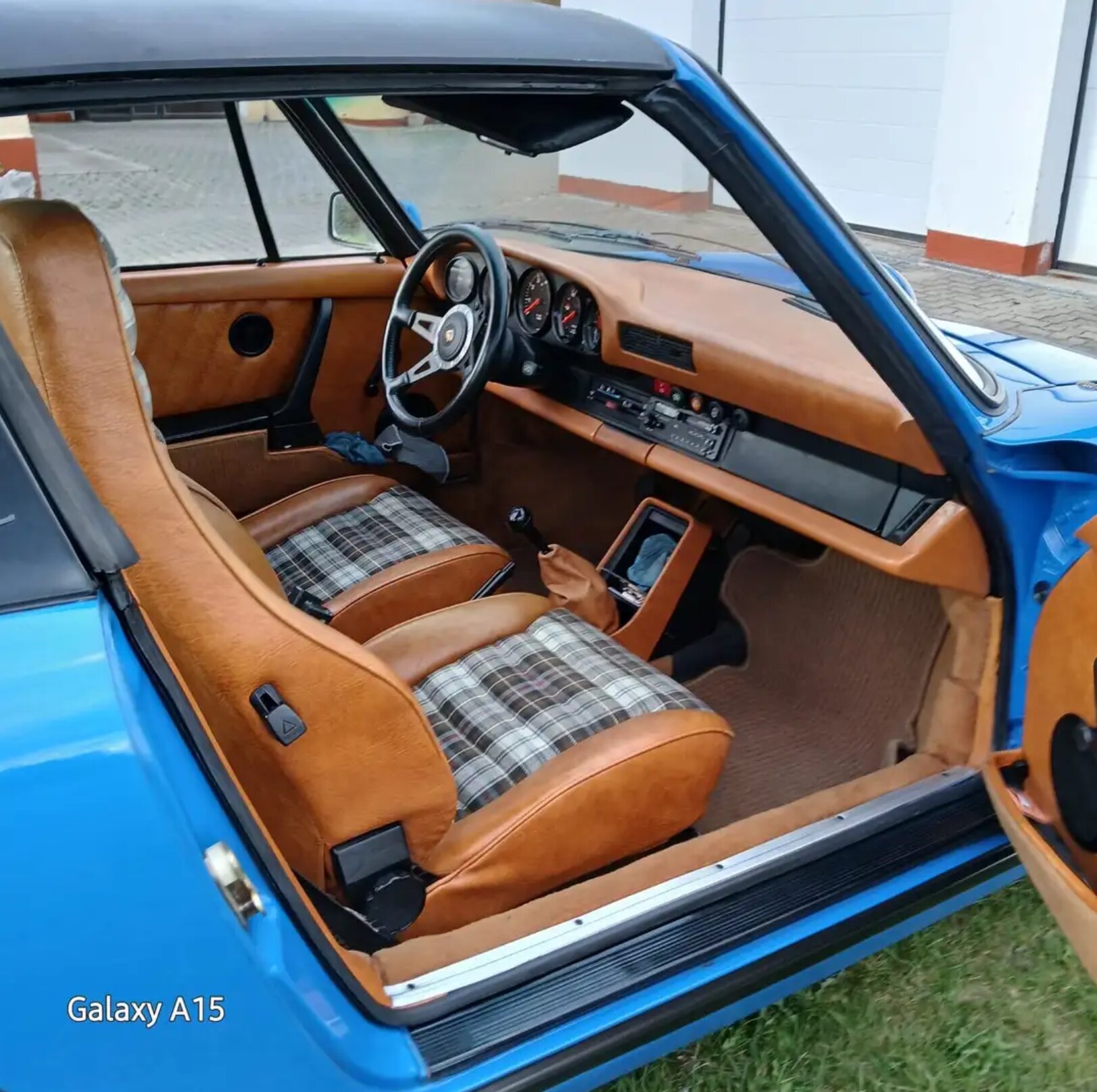 Porsche 911 SC Targa photo 10