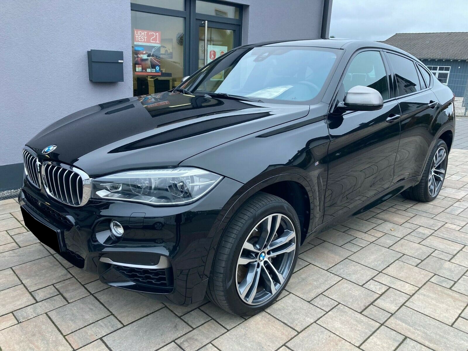 BMW 335d xDrive M-Sport Steptronic photo 2