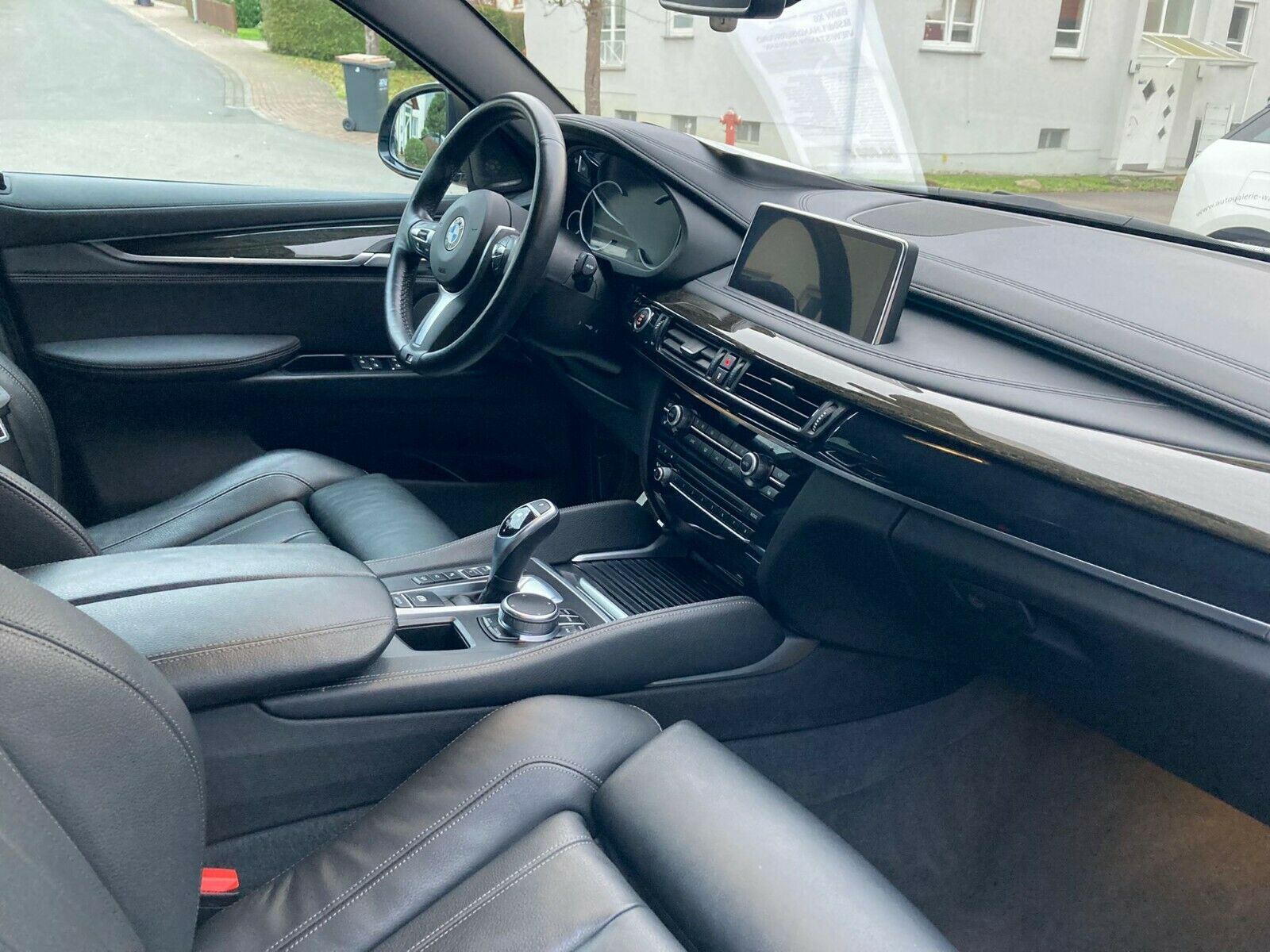 BMW 335d xDrive M-Sport Steptronic photo 8