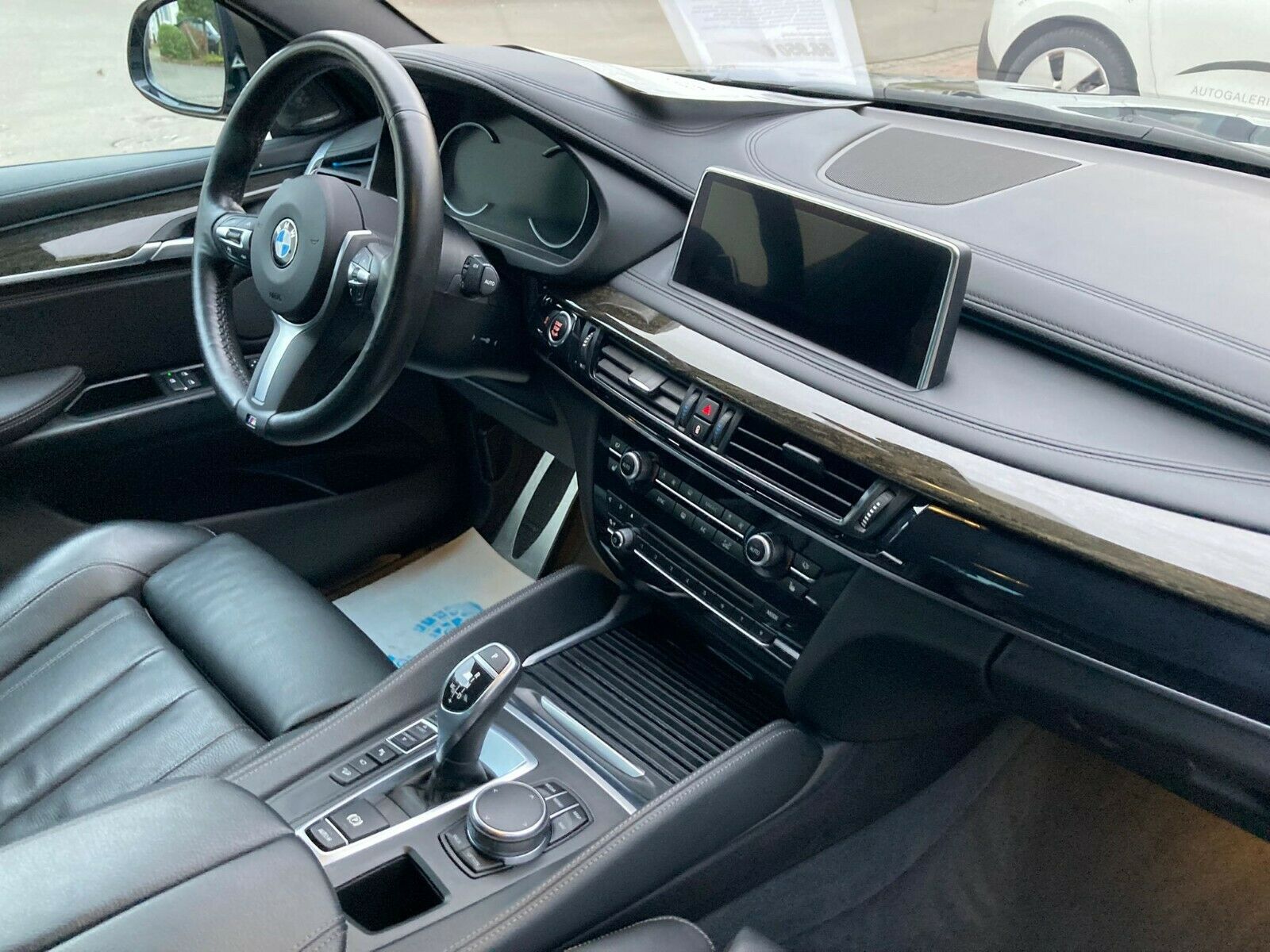 BMW 335d xDrive M-Sport Steptronic photo 9